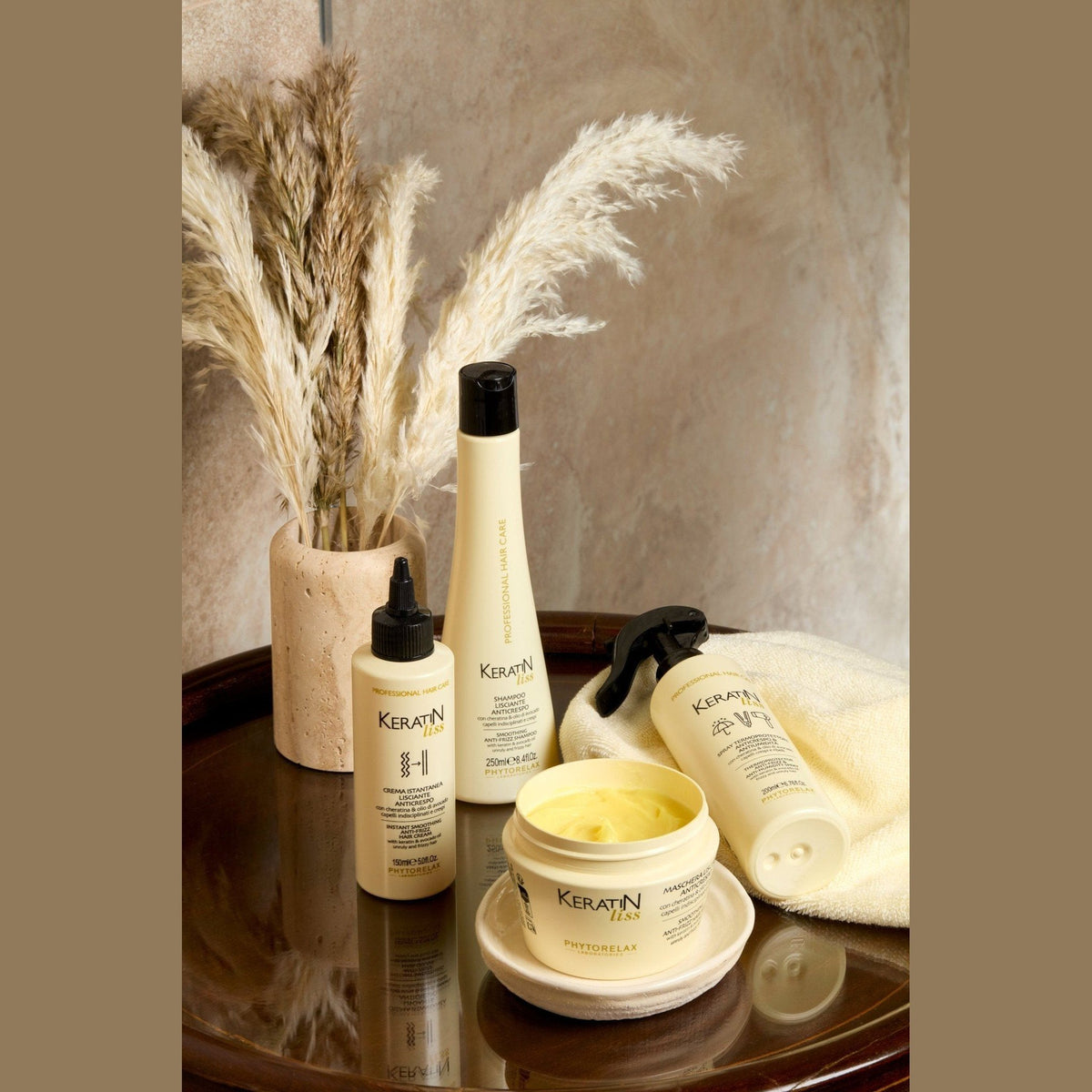 Phytorelax Keratin Liss Anti-Frizz Shampoo – met andere producten uit de lijn