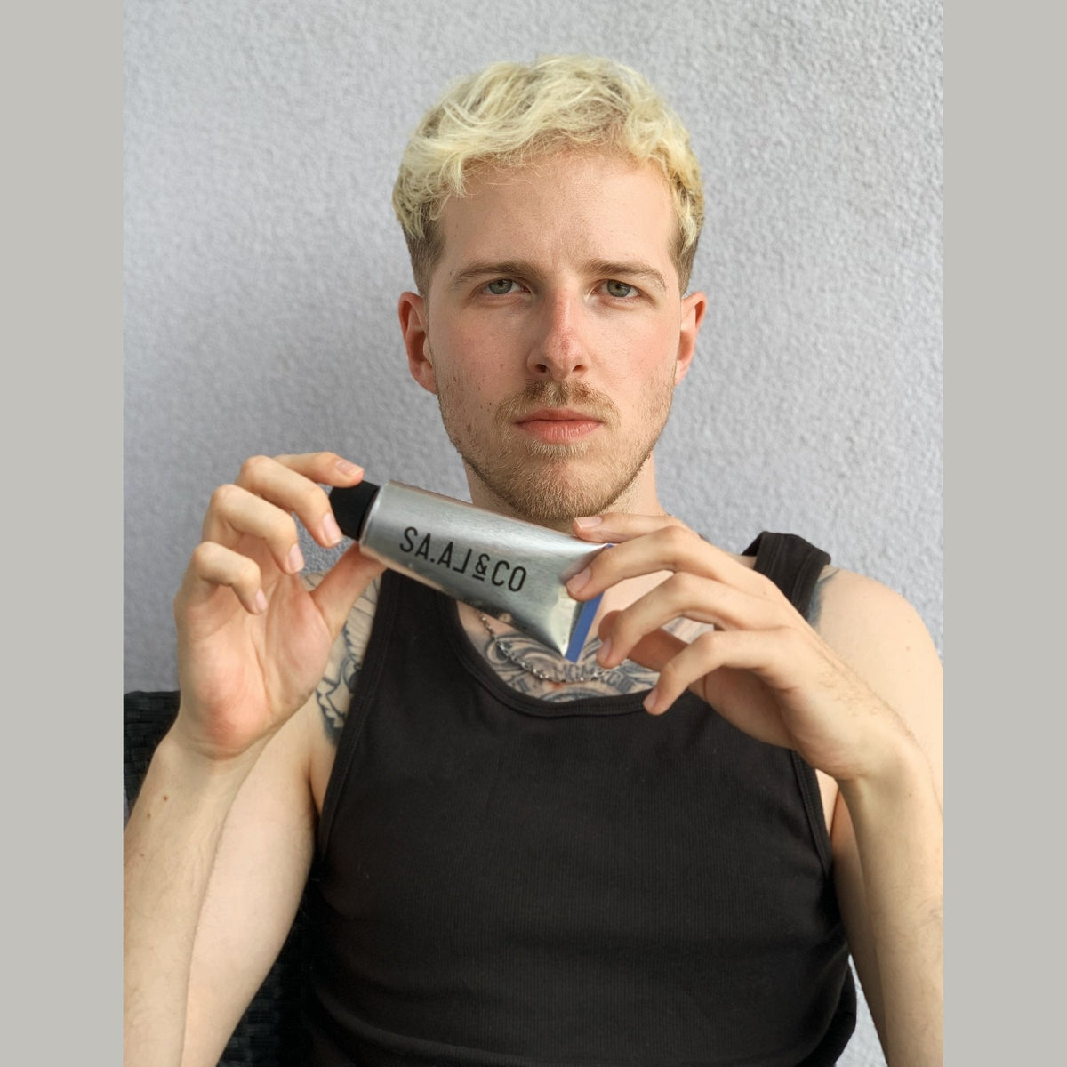 SA.AL&CO Hyaluron Gezichtscrème – sfeerfoto met model