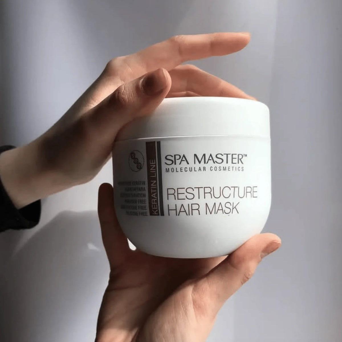 Spa Master Keratine Set Voordeelverpakking – haarmasker uit de set in de hand